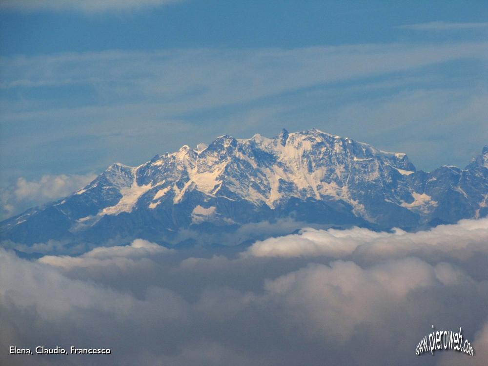 52 E guardare il monte Rosa sopra le nuvole.JPG